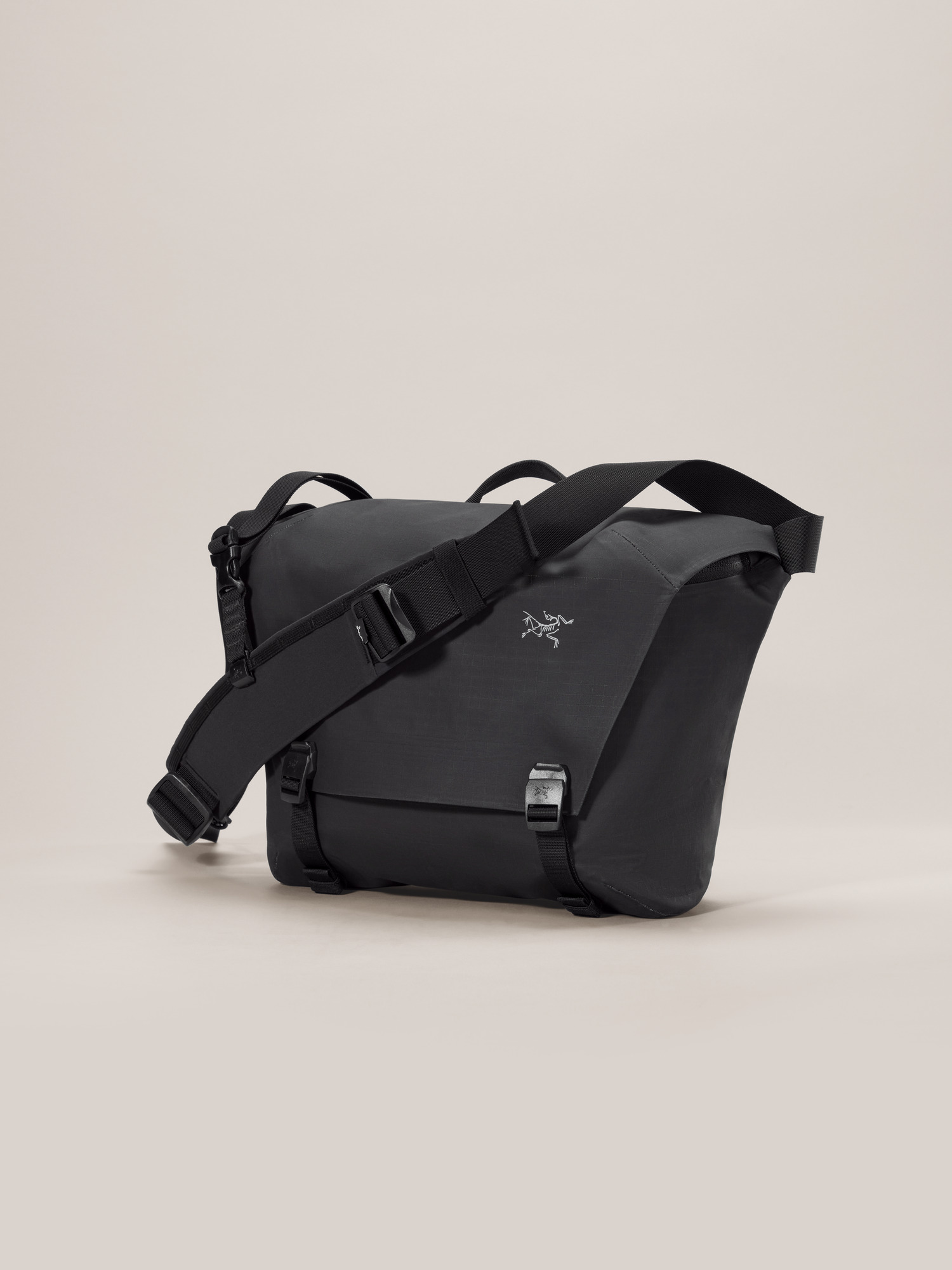 Granville 10 Courier Bag | Arc'teryx United States