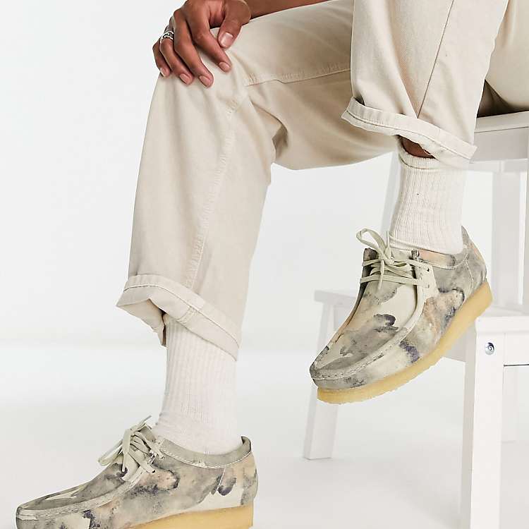 Clarks Originals Wallabee shoes in off white camo | ASOS
