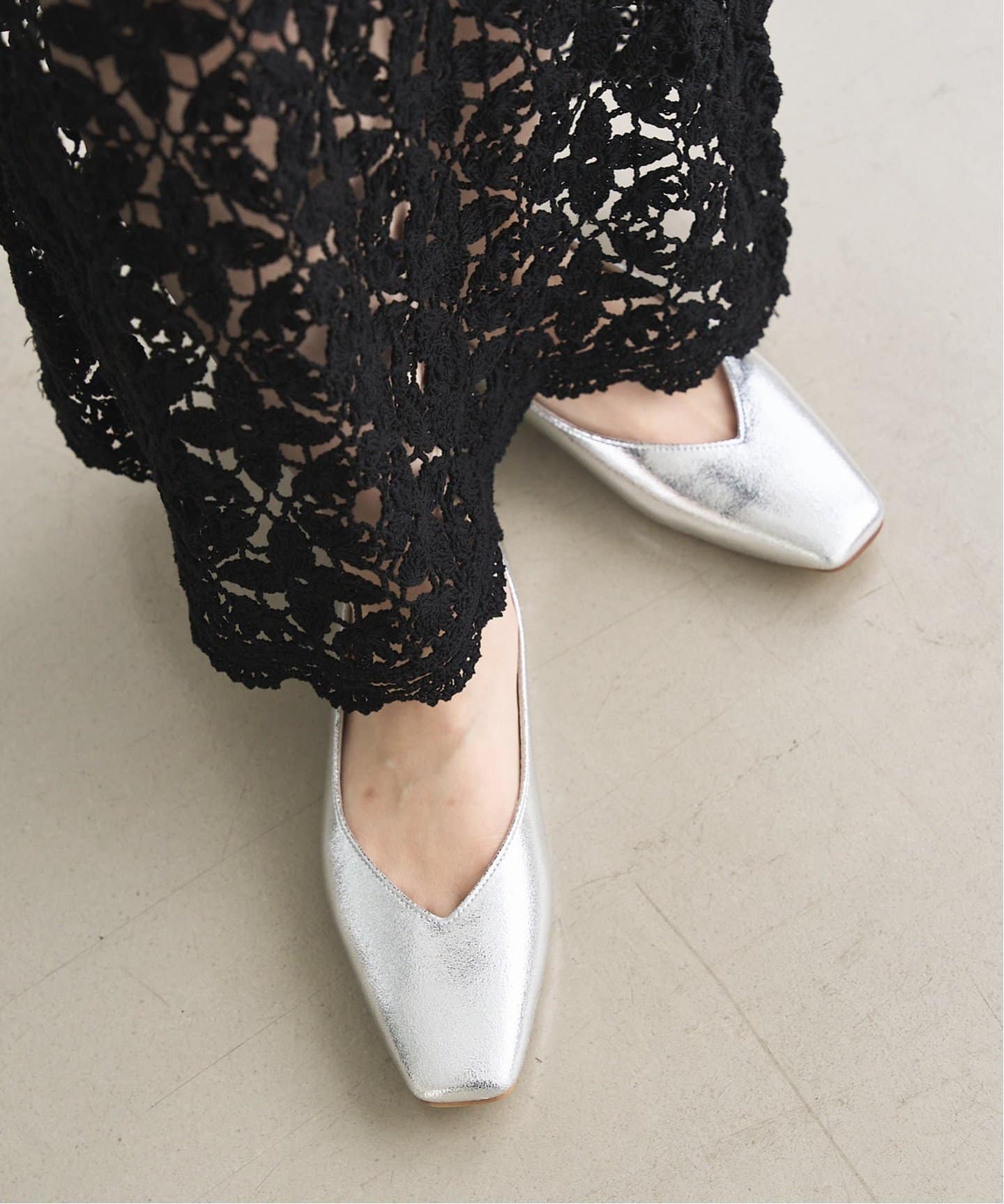 スクエアVカットフラット（フラットシューズ）｜LE TALON（ル タロン