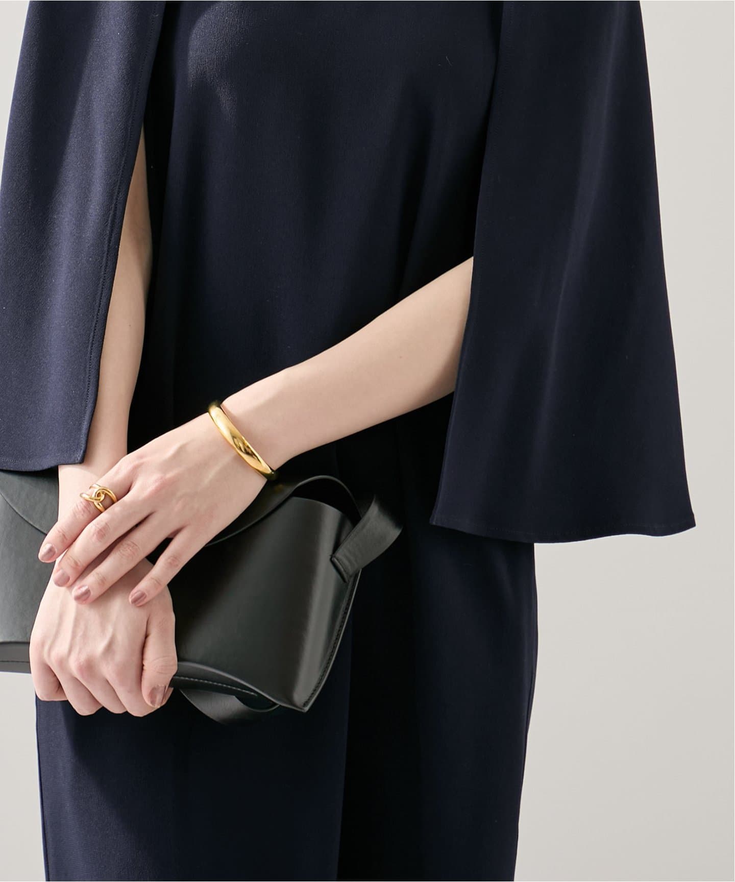 ACEPOLYバックサテンケープ風ワンピース（ワンピース）｜VERMEIL par