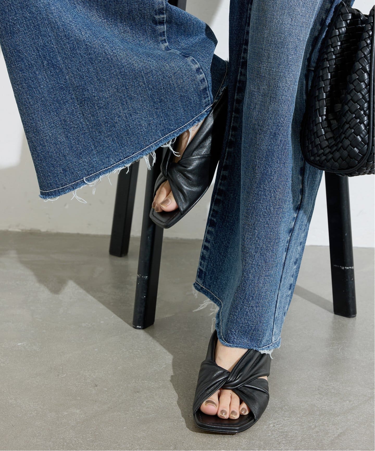 CORSO ROMA 9/コルソローマノーヴェ】 クロスサンダル（サンダル