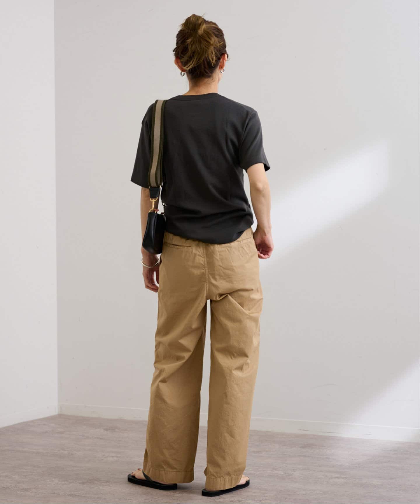 LIGHT CHINO クロップドパンツ（チノパンツ）｜FRAMeWORK（フレーム