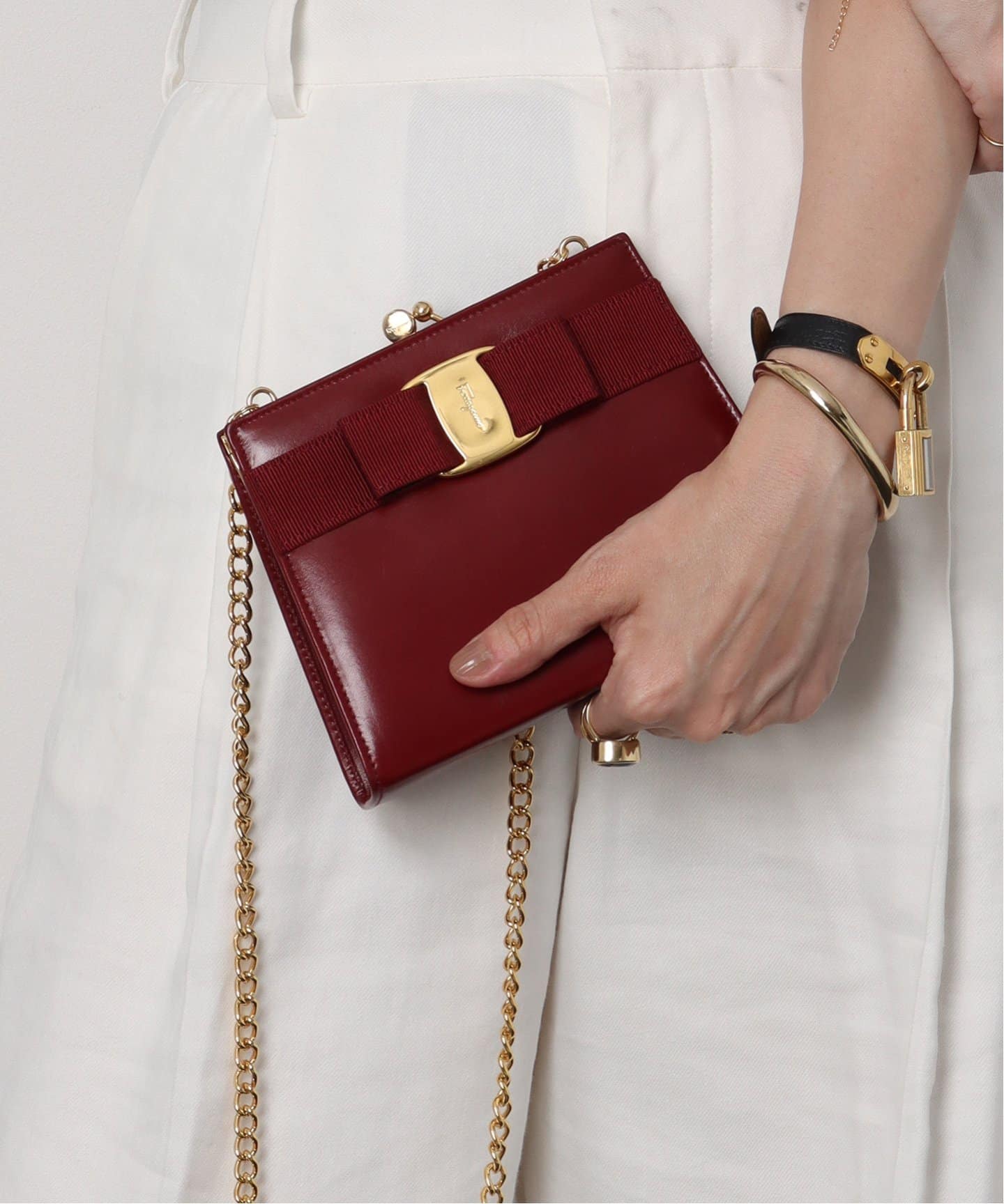 VINTAGE FERRAGAMO/フェラガモ】 Vara ミニショルダーバッグ