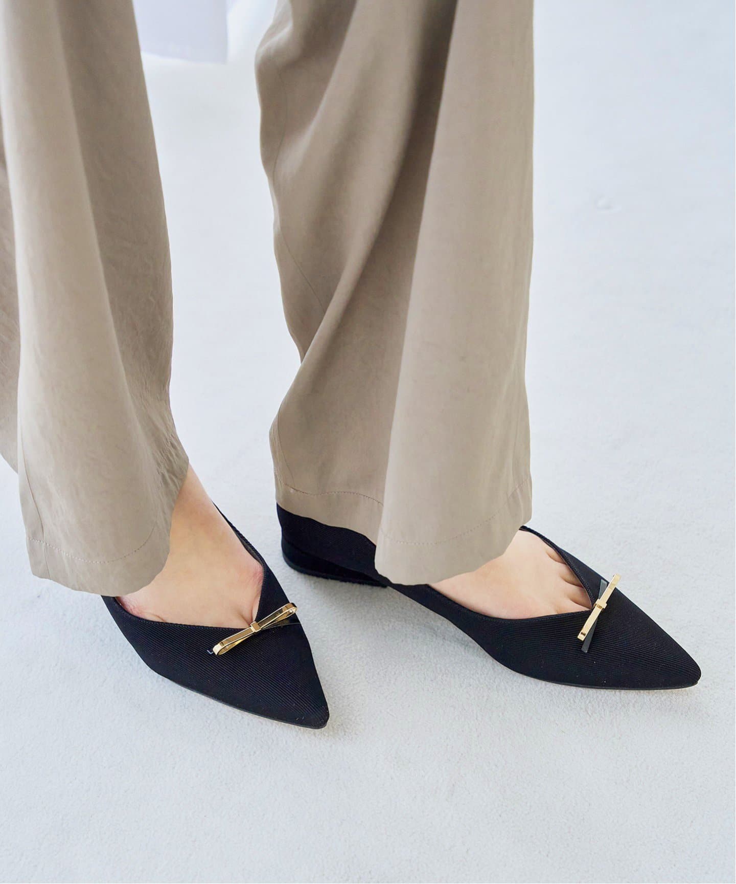 ポインテッドダブルメタルリボンフラット（フラットシューズ）｜LE