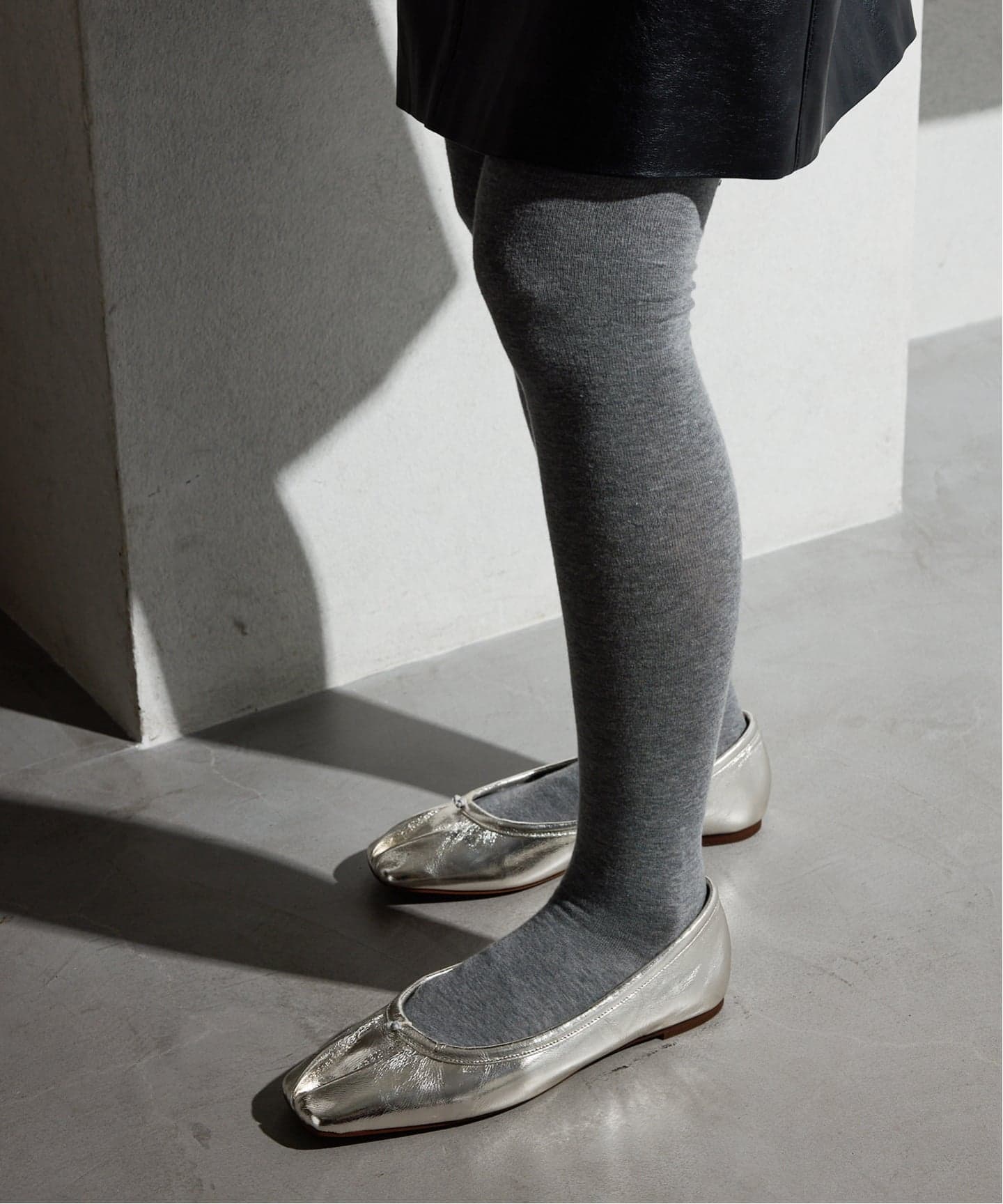 追加》GRISEレザースクエアプリーツフラット（フラットシューズ