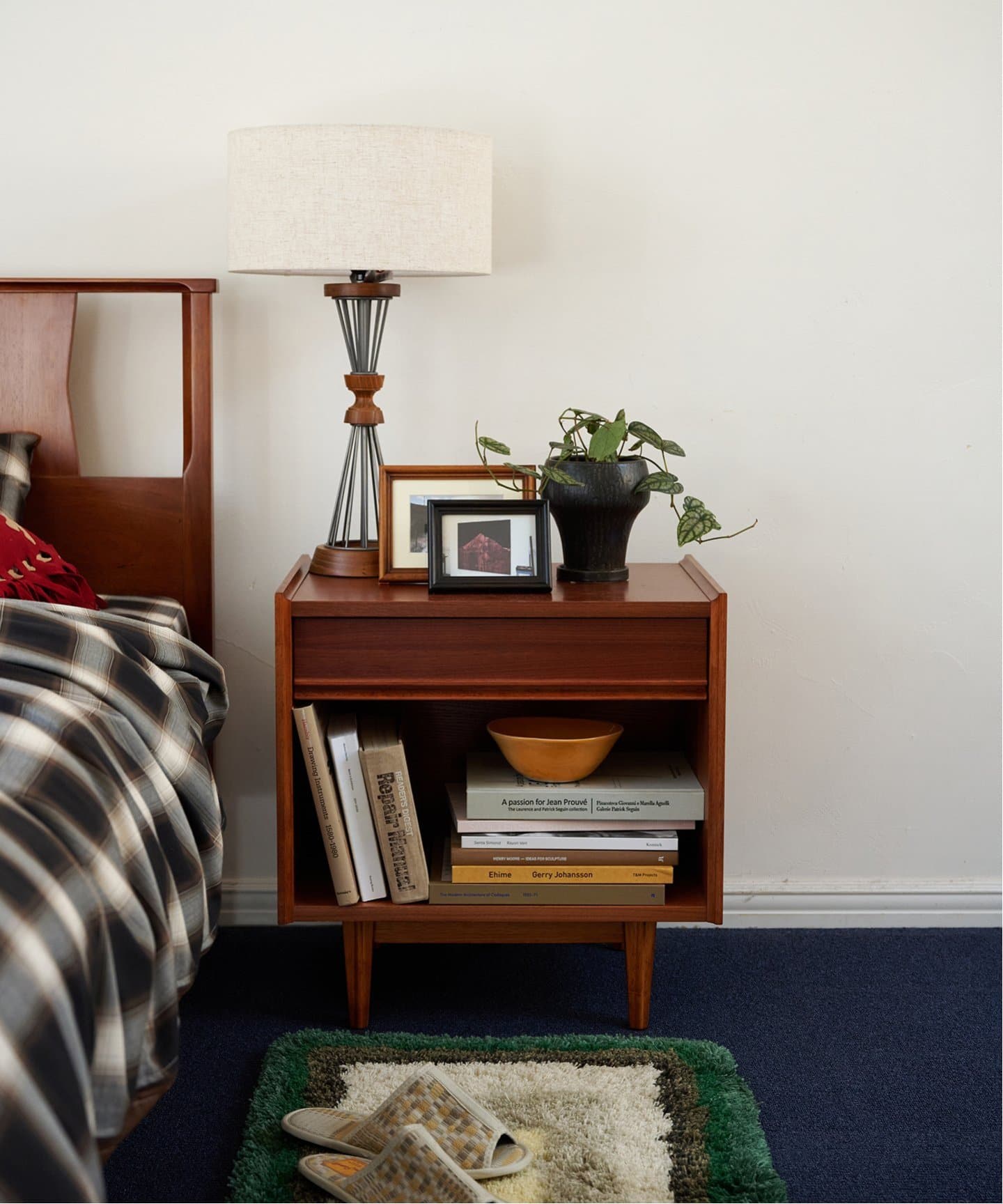 大型商品》TRESTLES NIGHT STAND トラッセルナイトスタンド（収納家具