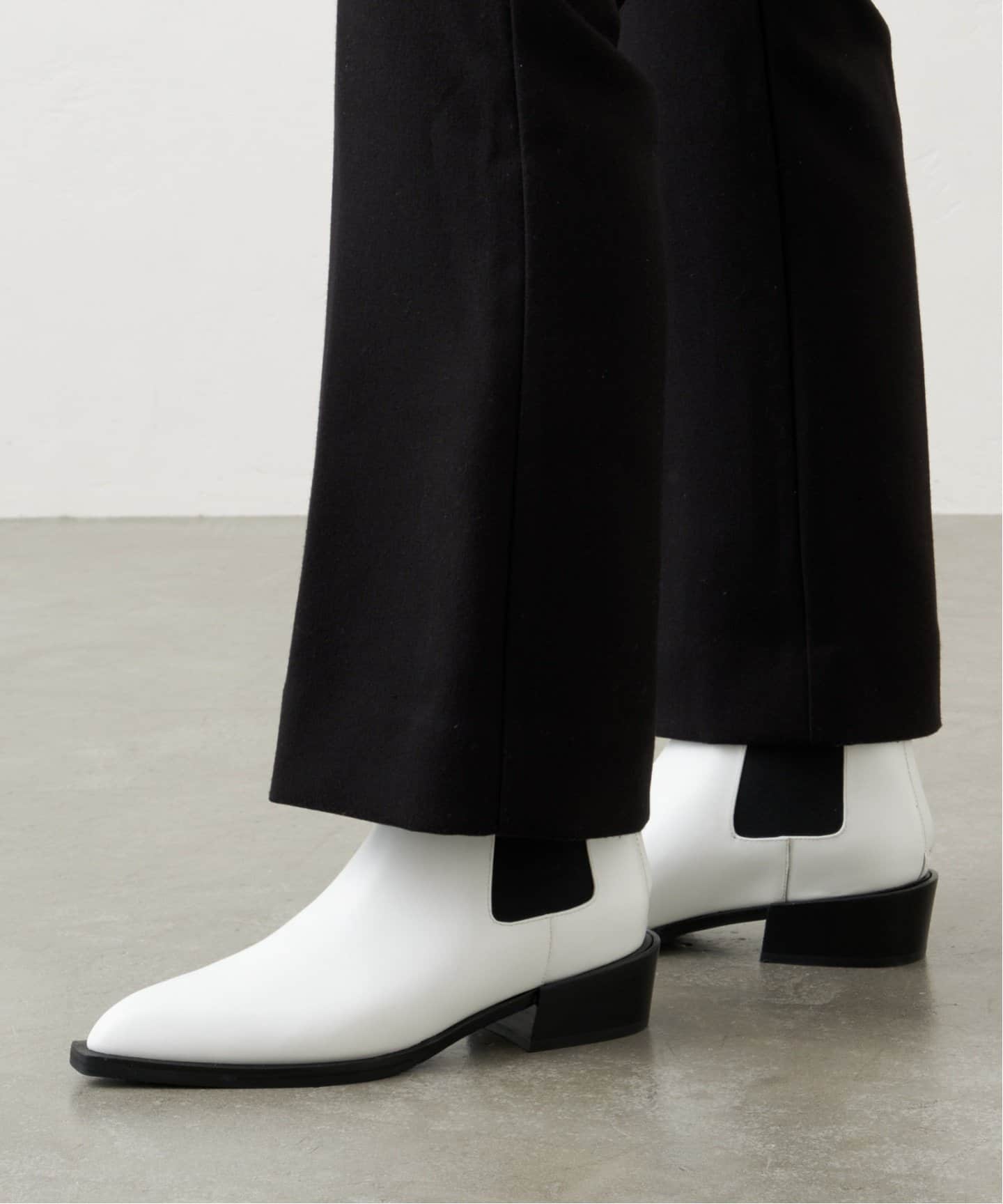 GRISEレザーEDGEポインテッドチェルシーショートブーツ（ブーティ