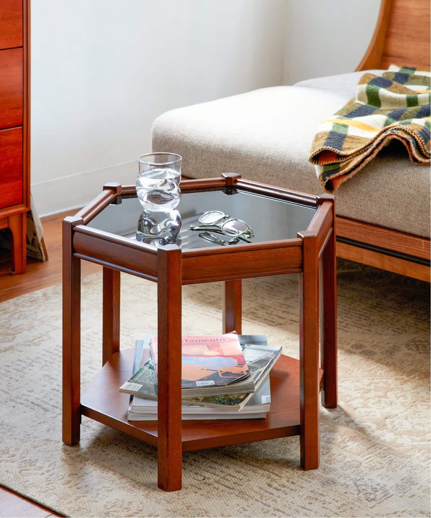 BROOKS HEXAGON TABLE ブラックガラス ブルックスヘキサゴン（テーブル