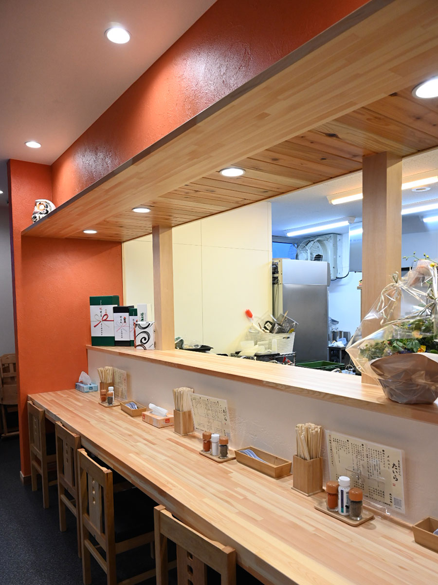 カウンター席 - 弘前経済新聞