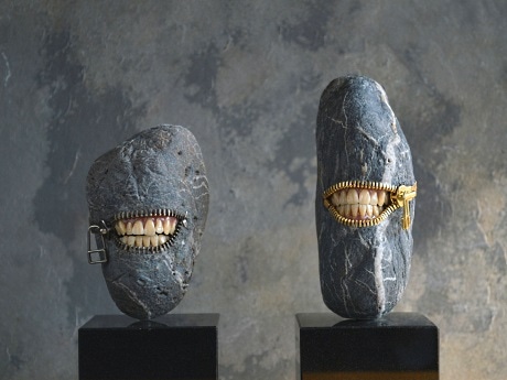 笑う石？石の財布？ 中野BWでストーンアーティスト伊藤博敏さん個展