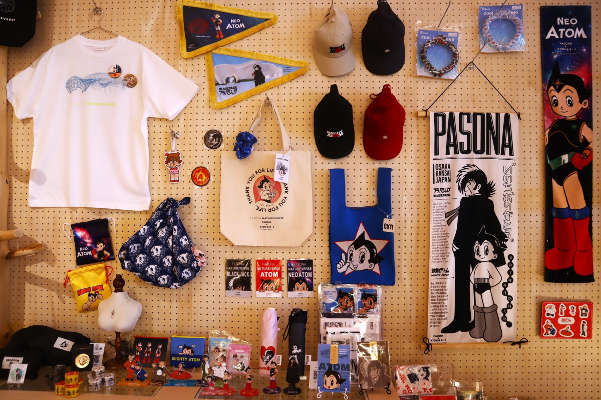 約220種類のパビリオングッズをそろえる - 大阪ベイ経済新聞