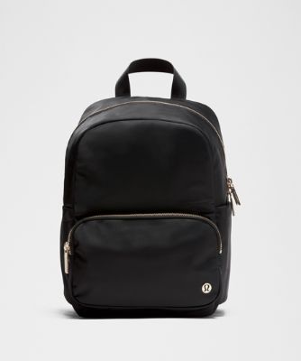 Everywhere クロスボディバッグ 2L *メタリックワードマーク | バッグ