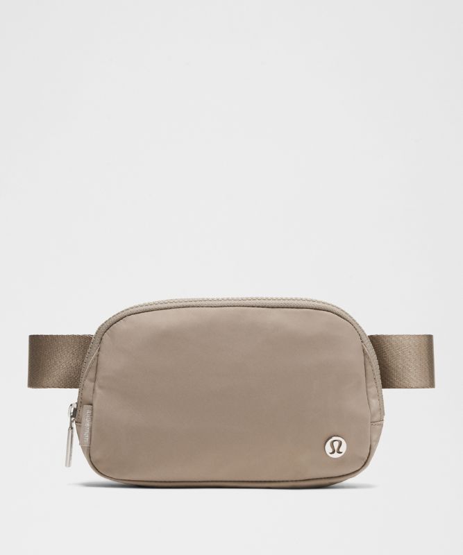 Everywhere ベルトバッグ 1L | バッグ | Lululemon JP