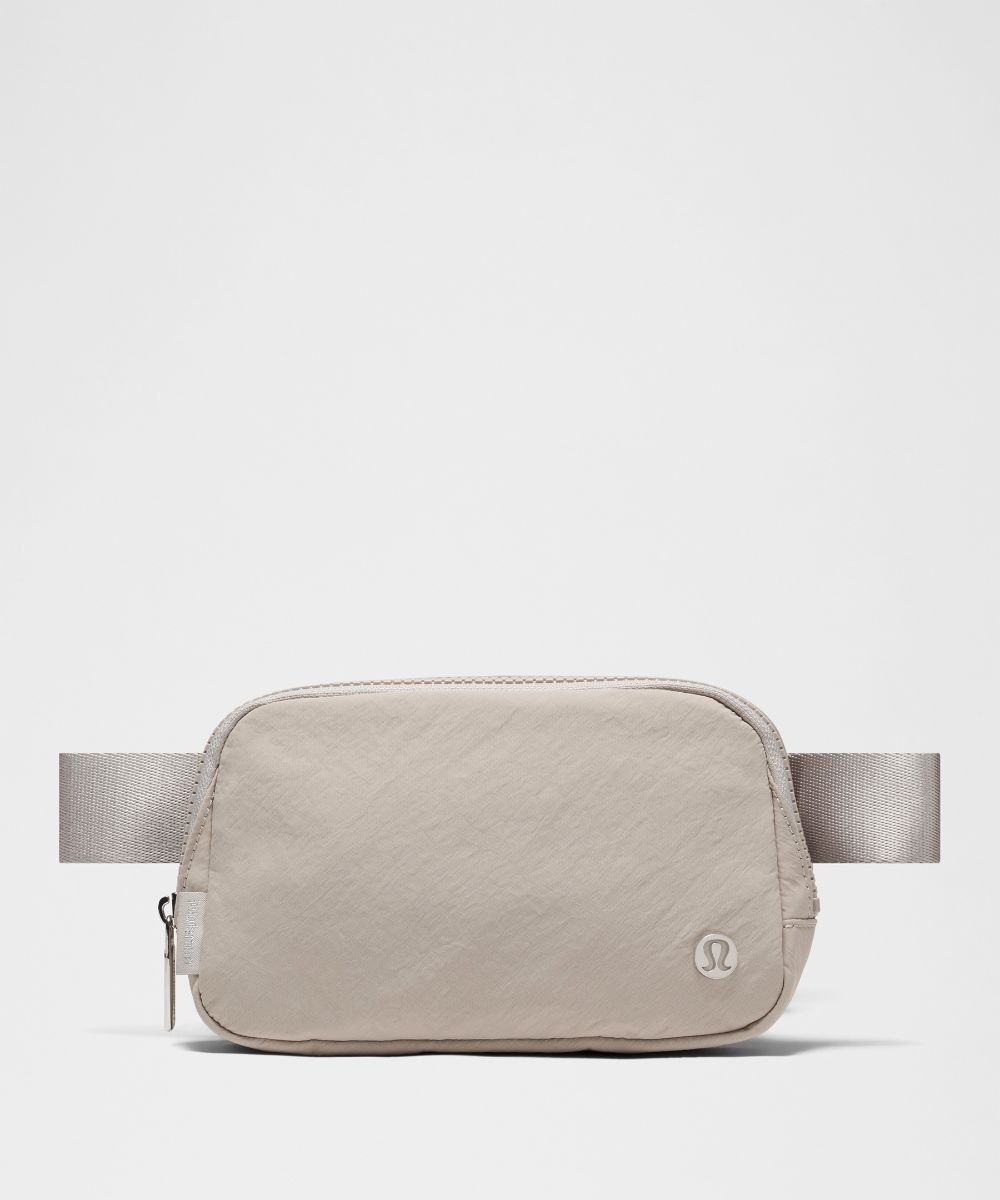 Everywhere ベルトバッグ 1L | バッグ | Lululemon JP