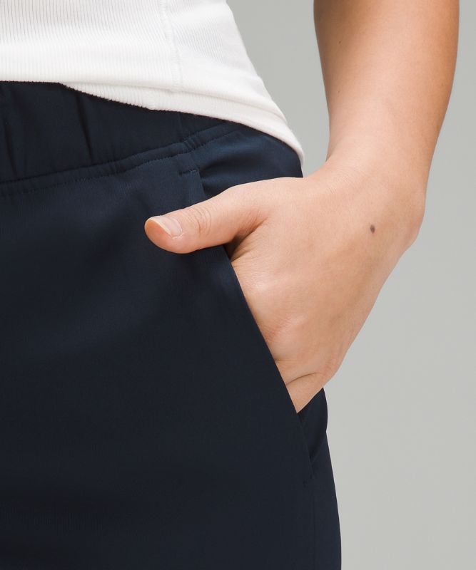 Luxtreme スリムフィット プルオン ミッドライズクロップパンツ