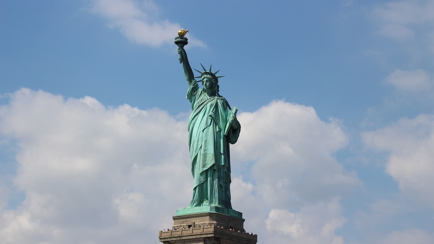 自由の女神像はニューヨークにある世界遺産の絶景スポット！特徴や高さ