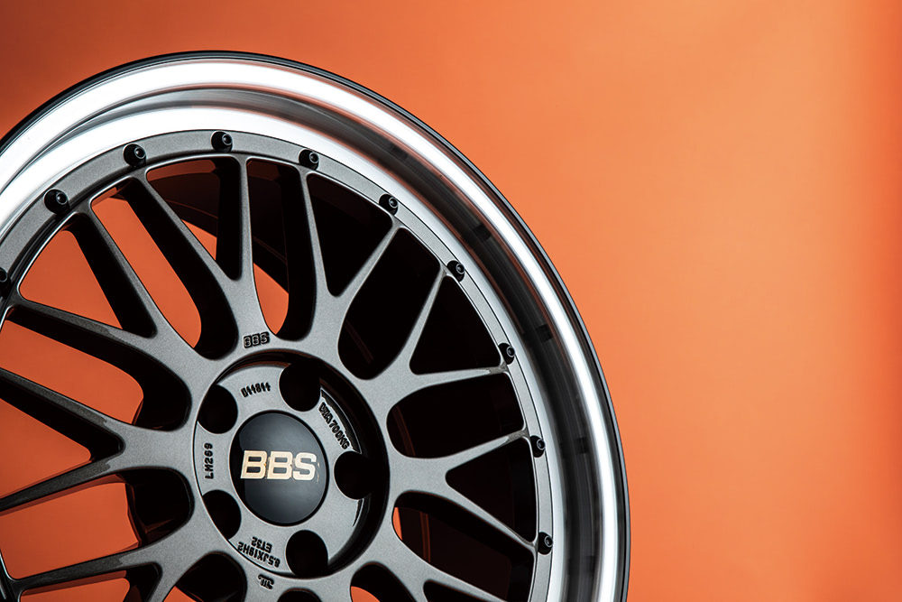 月の魔力に包まれた、革新を続ける伝統芸。｜BBS LM Selenite Brown