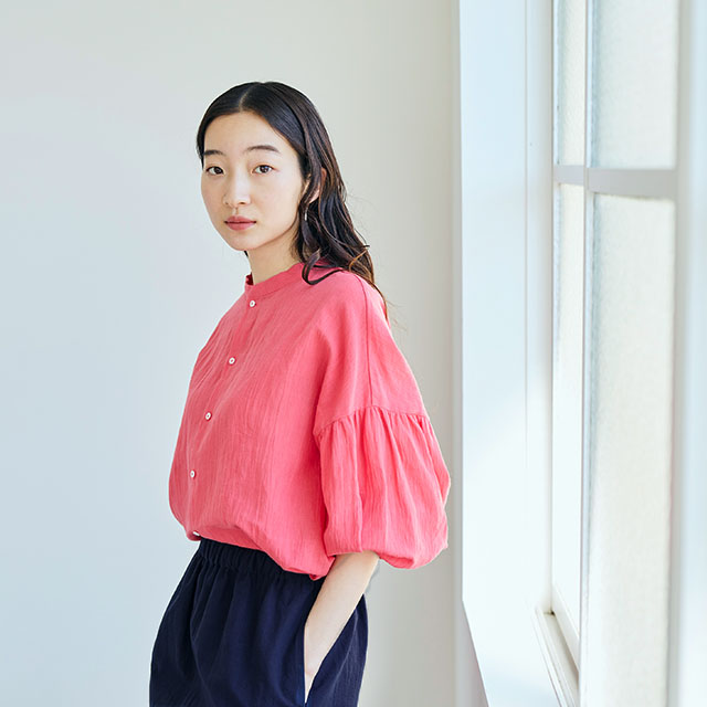 近江ちぢみ ギャザー袖のブラウス｜衣料品｜中川政七商店 公式サイト