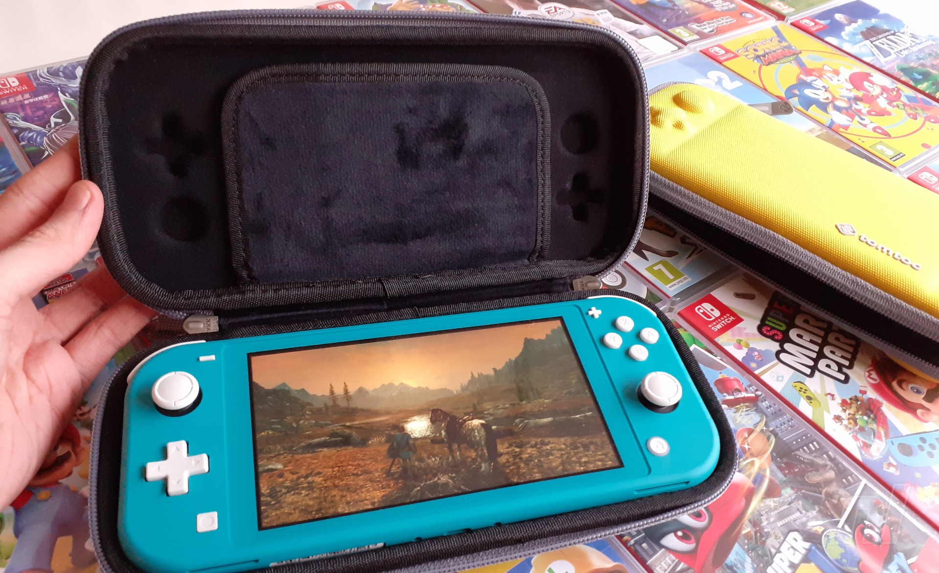 Accessory Review: tomtoc Nintendo Switch Lite Cases﻿ - Sturdy