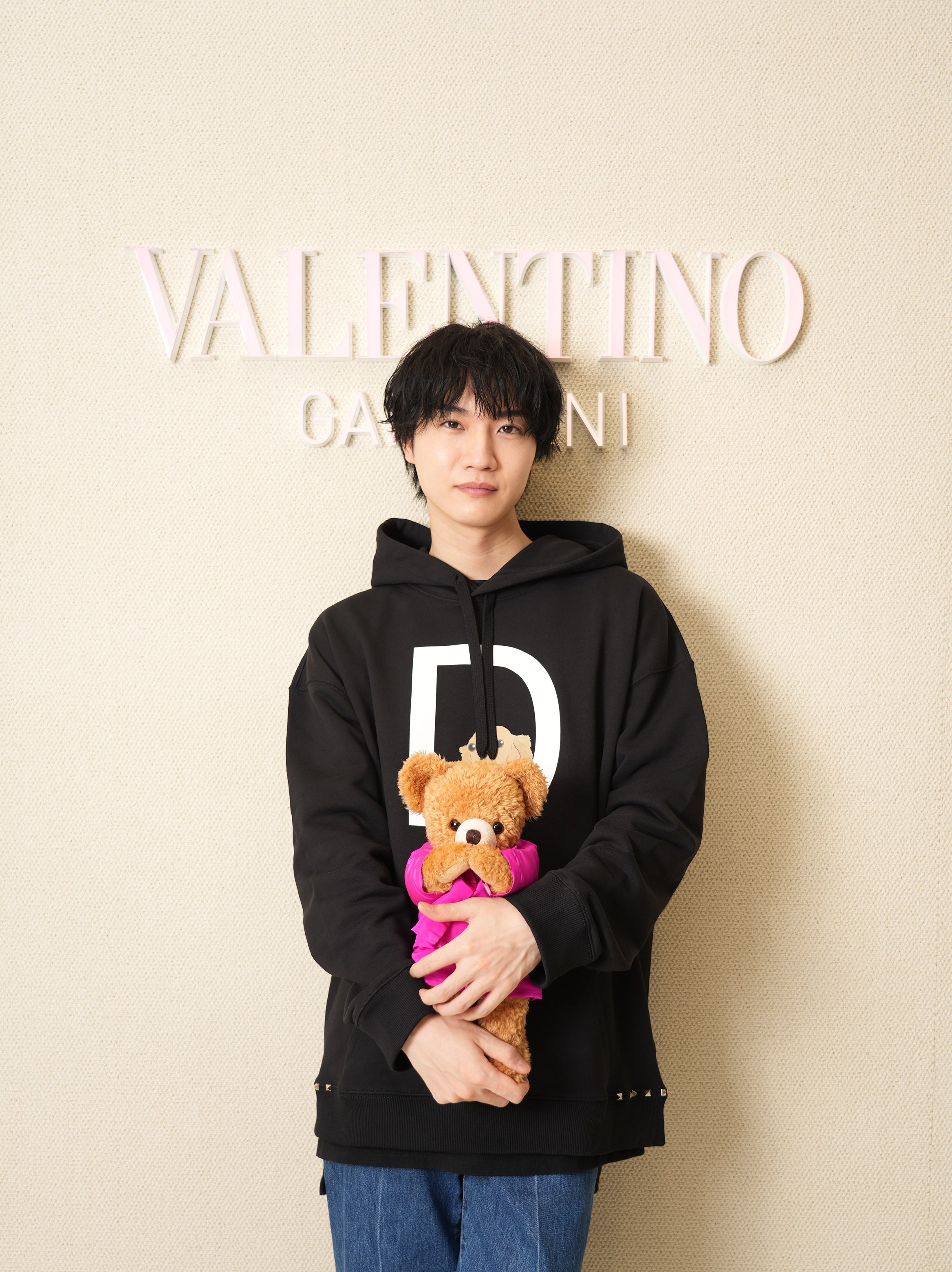 数々のセレブリティが来場！ペットのポートレートを描くヴァレンティノ