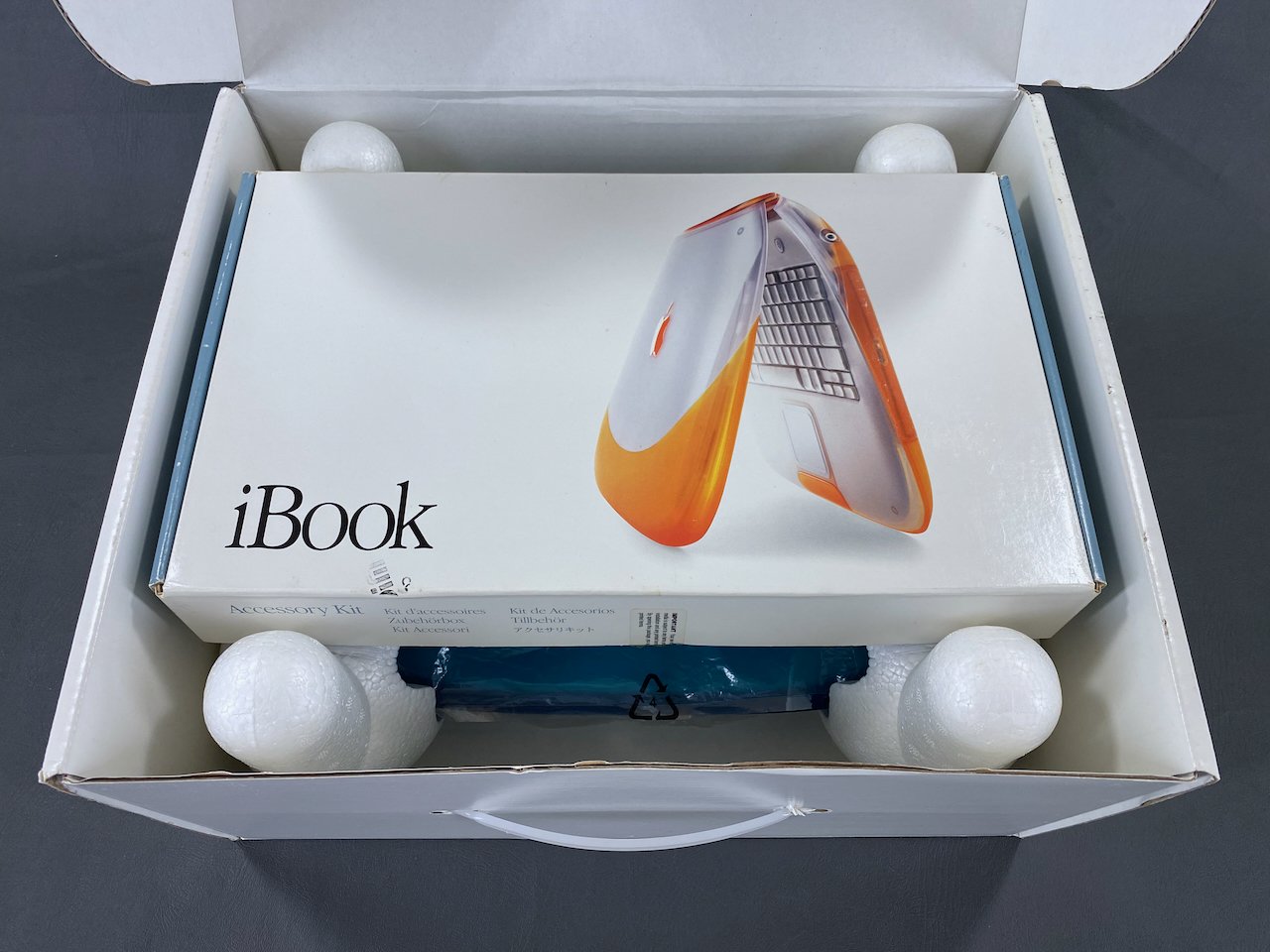 iBook G3 (Blueberry) — mac27.net