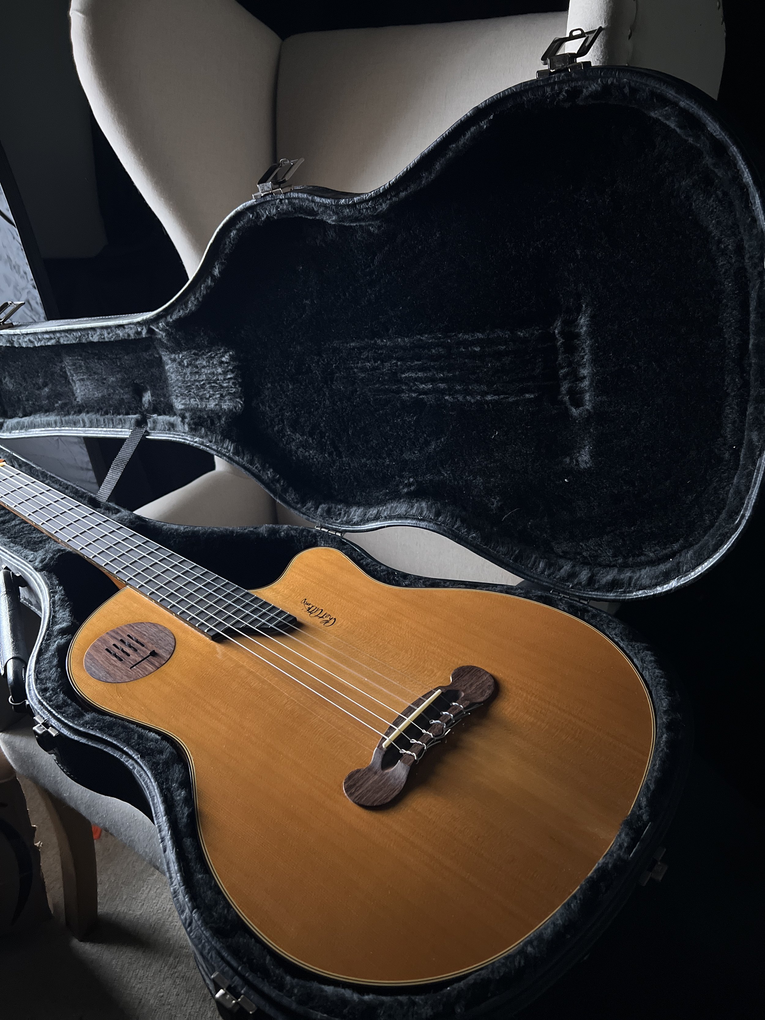 Gibson Montana Chet Atkins Studio CE — Essential Guitars