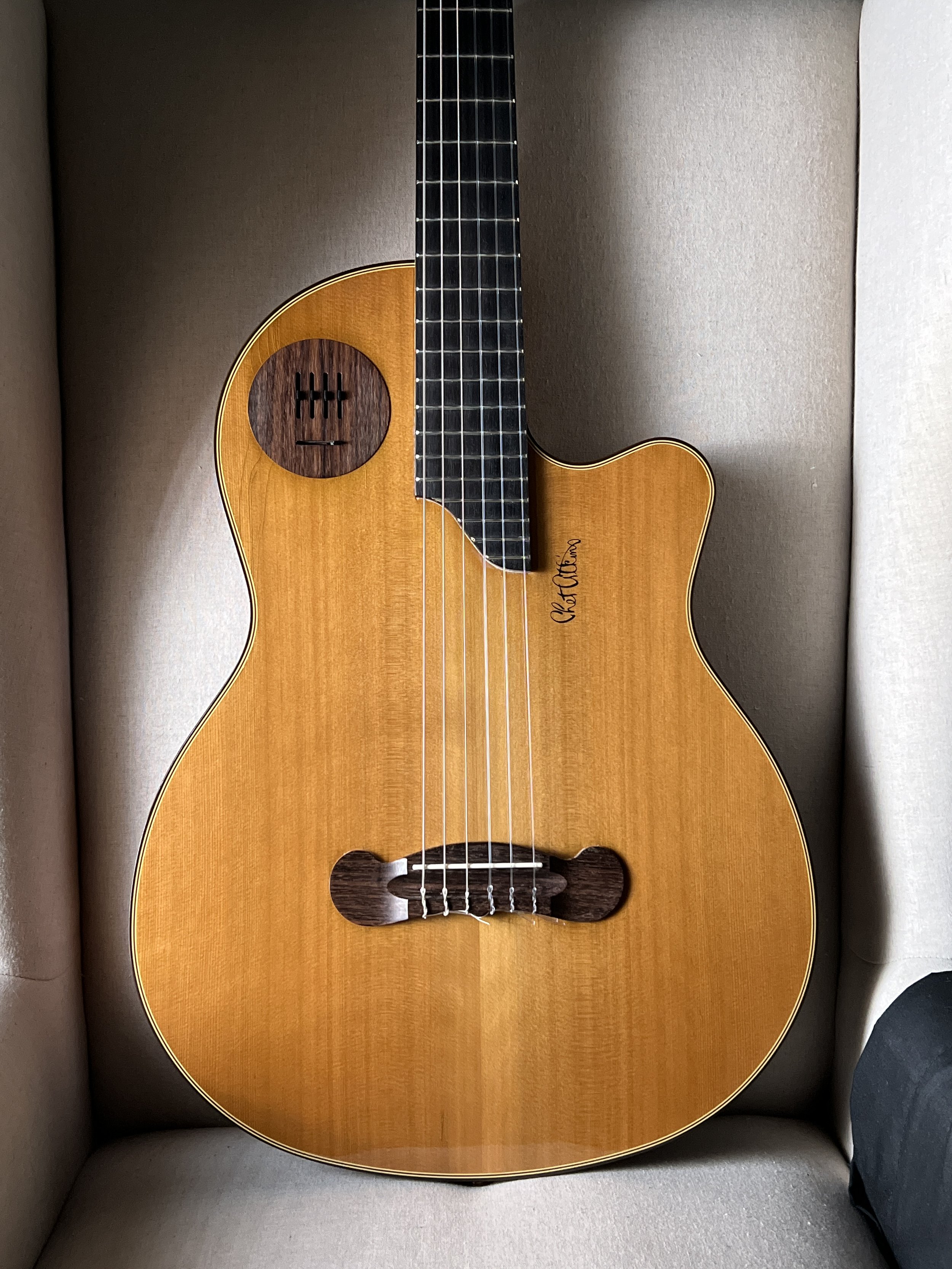 Gibson Montana Chet Atkins Studio CE — Essential Guitars