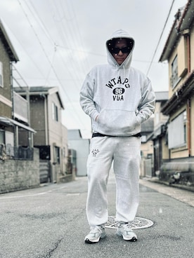 WTAPSのスウェット（グレー系）を使った人気ファッション