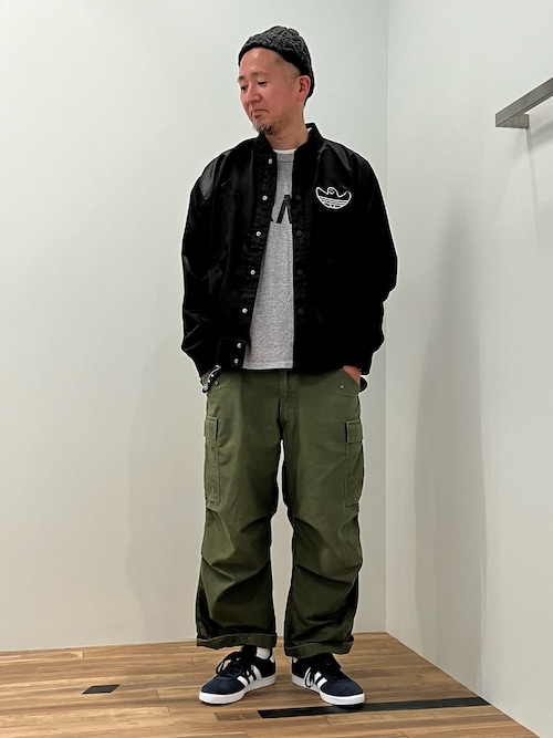 adidas（アディダス）の「シュムーフォイル サテンボンバー