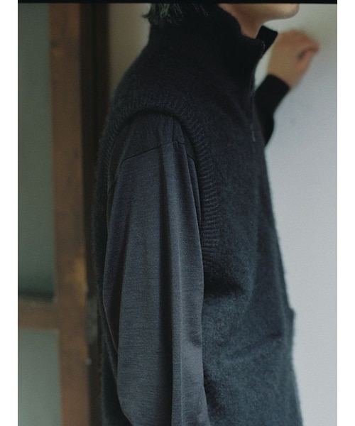 LIDNM（リドム）の「CASHMERE HARD MILLED ZIP VEST（ベスト）」 - WEAR
