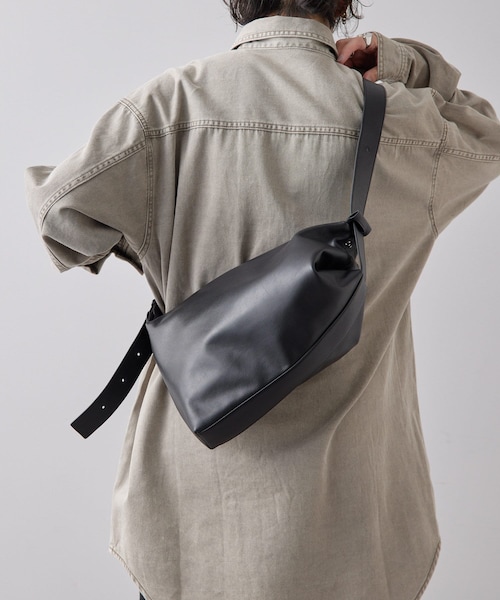 ear PAPILLONNER（イアパピヨネ）の「《本革》2WAYレザーショルダー