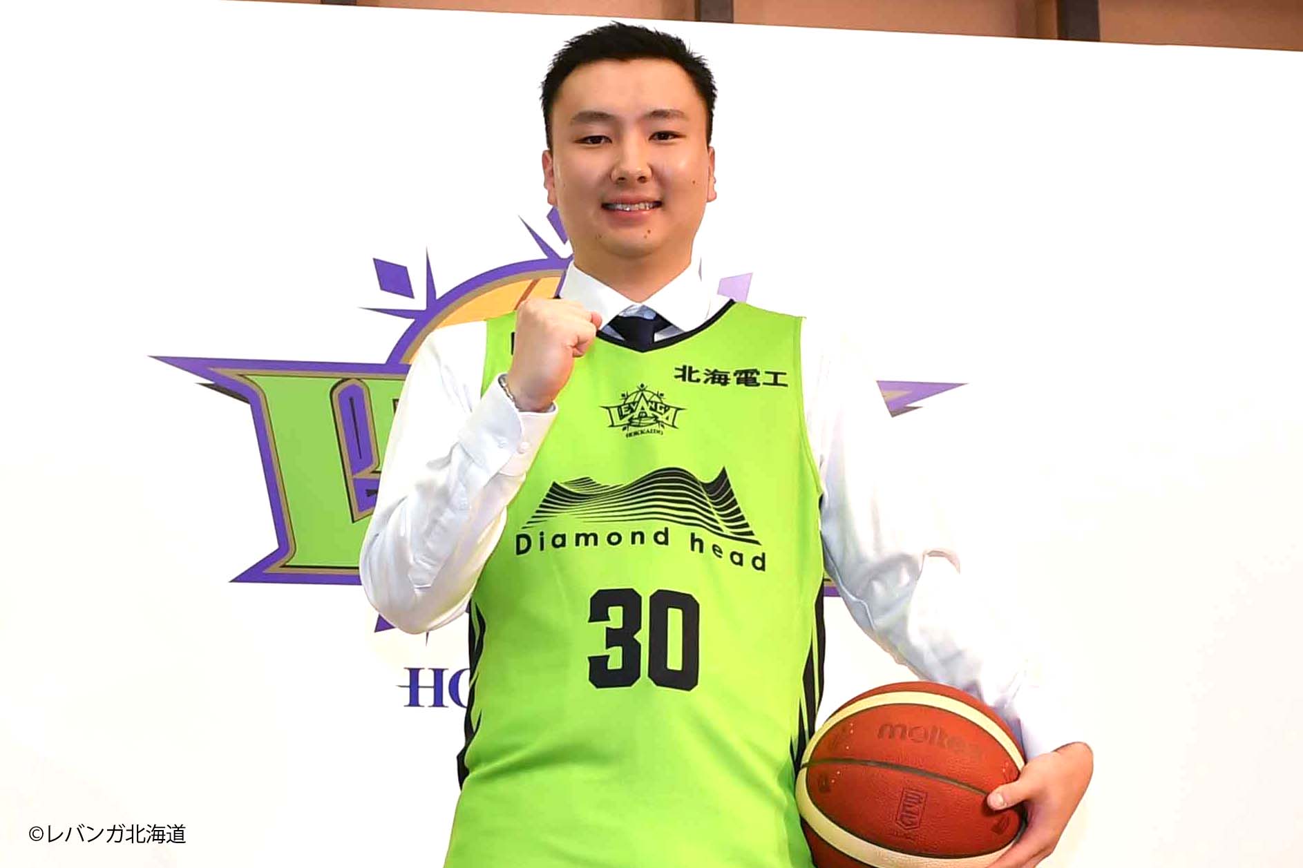 富永啓生選手スリーハンドペンダントトップ 富永啓生選手スリーハンド