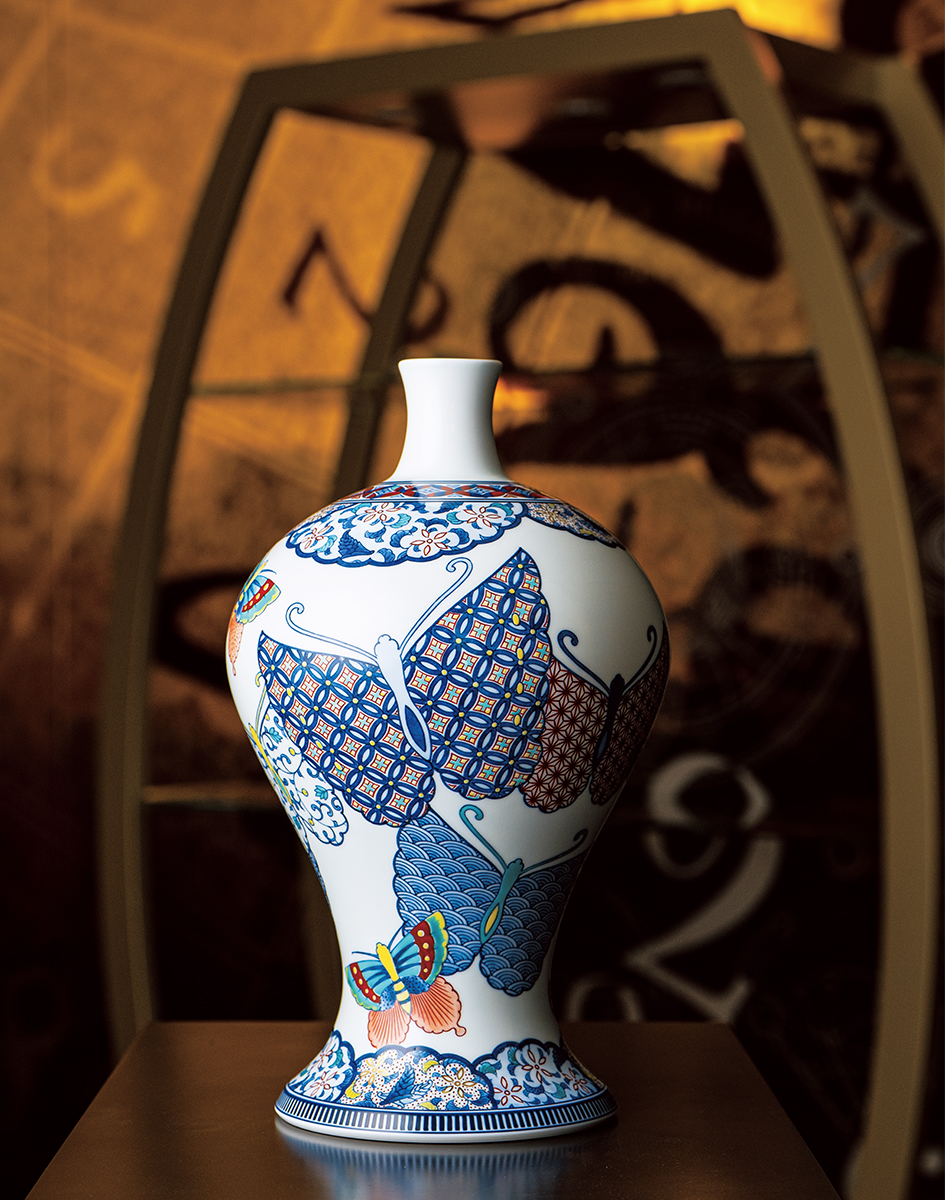 鍋島焼］×［フランク ミュラー］「時」をめぐる新たな挑戦の物語