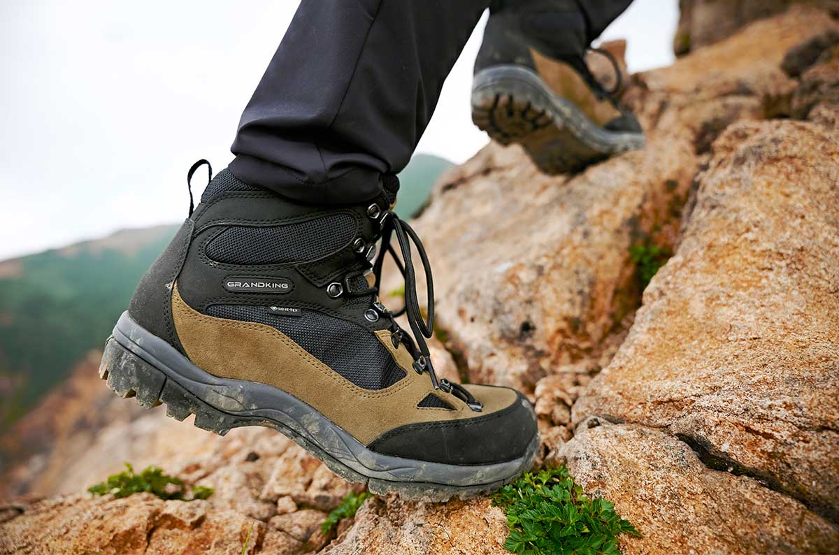 日本の技術が光る“驚きのグリップ力”！「キャラバン新開発ソール」で