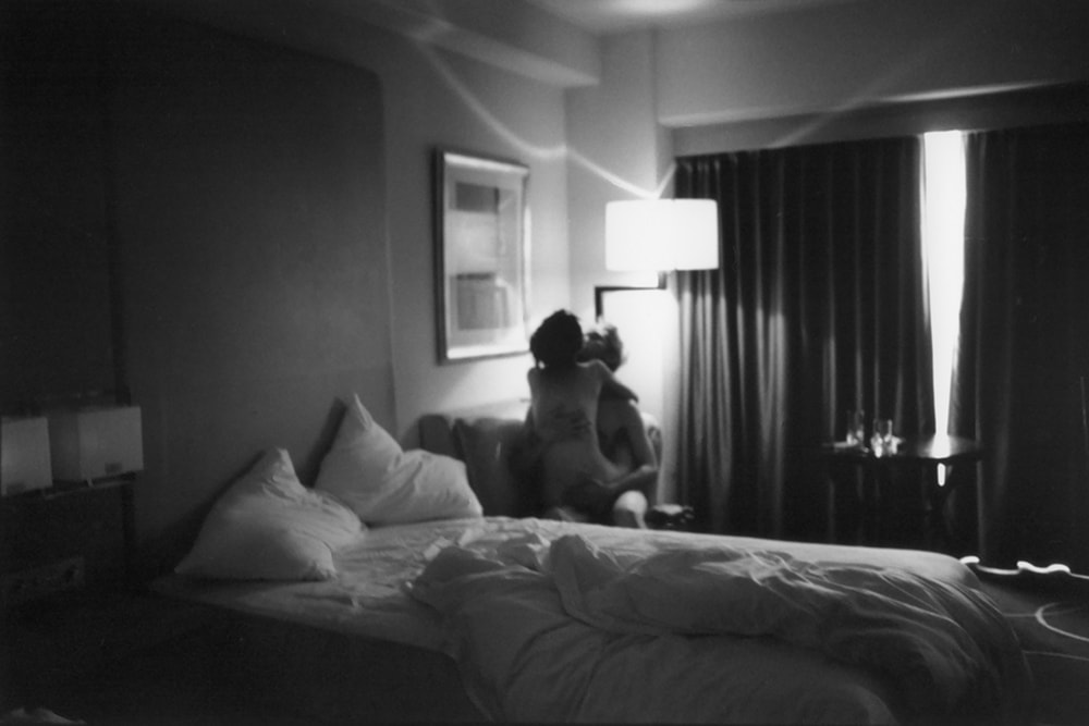 写真集『愛について』刊行一周年企画、野村佐紀⼦「そして私はまた愛