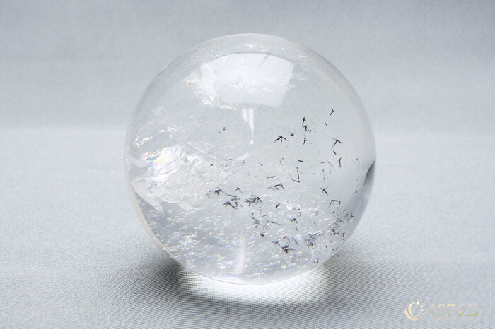 星入り水晶丸玉（ホランダイトインクォーツ）49mm 175g ｜ 天然石通販