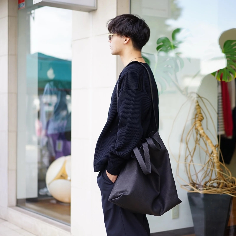 Aeta(アエタ)の新作、Double Faced Shoulder Tote L(DA54)/Blackのご