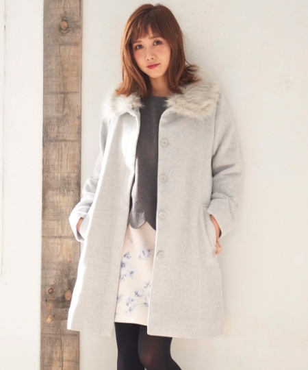 ○ファー衿ビジュー釦Aラインコート/MAJESTIC LEGON(マジェスティック