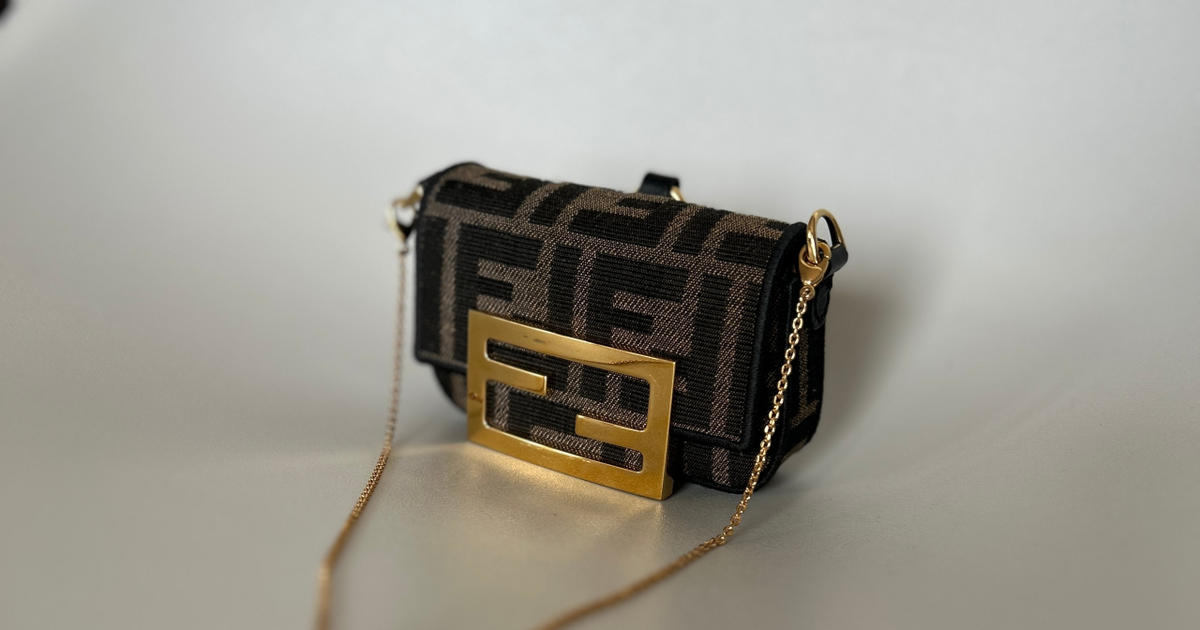 フェンディ」のバゲットでバッグチャームの流行に乗りたい【エディター
