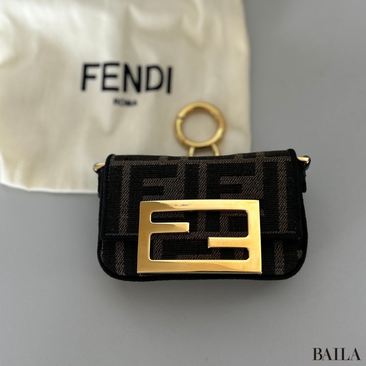 フェンディ」のバゲットでバッグチャームの流行に乗りたい【エディター