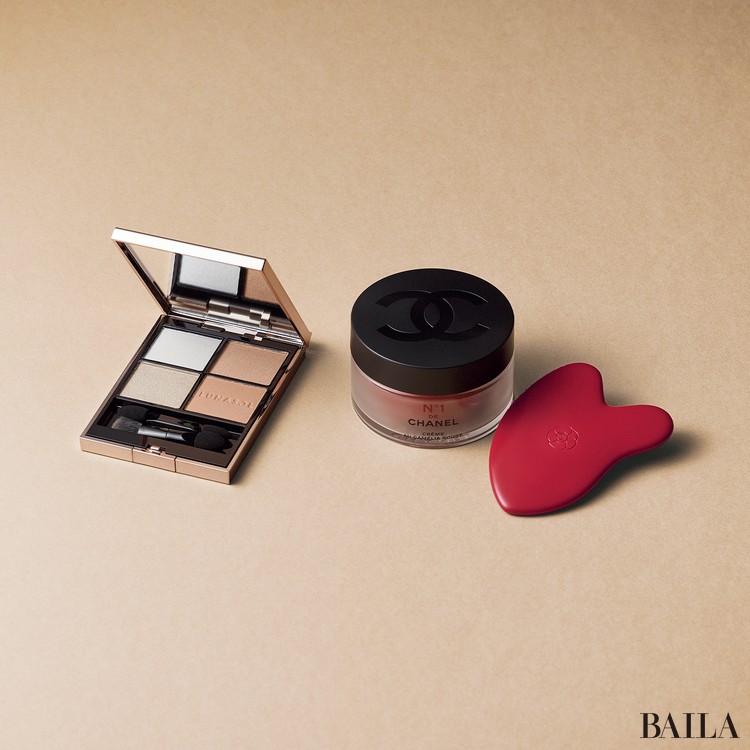 2025年は潤い肌に透明感アイシャドウをまとって！ シャネルのクリーム