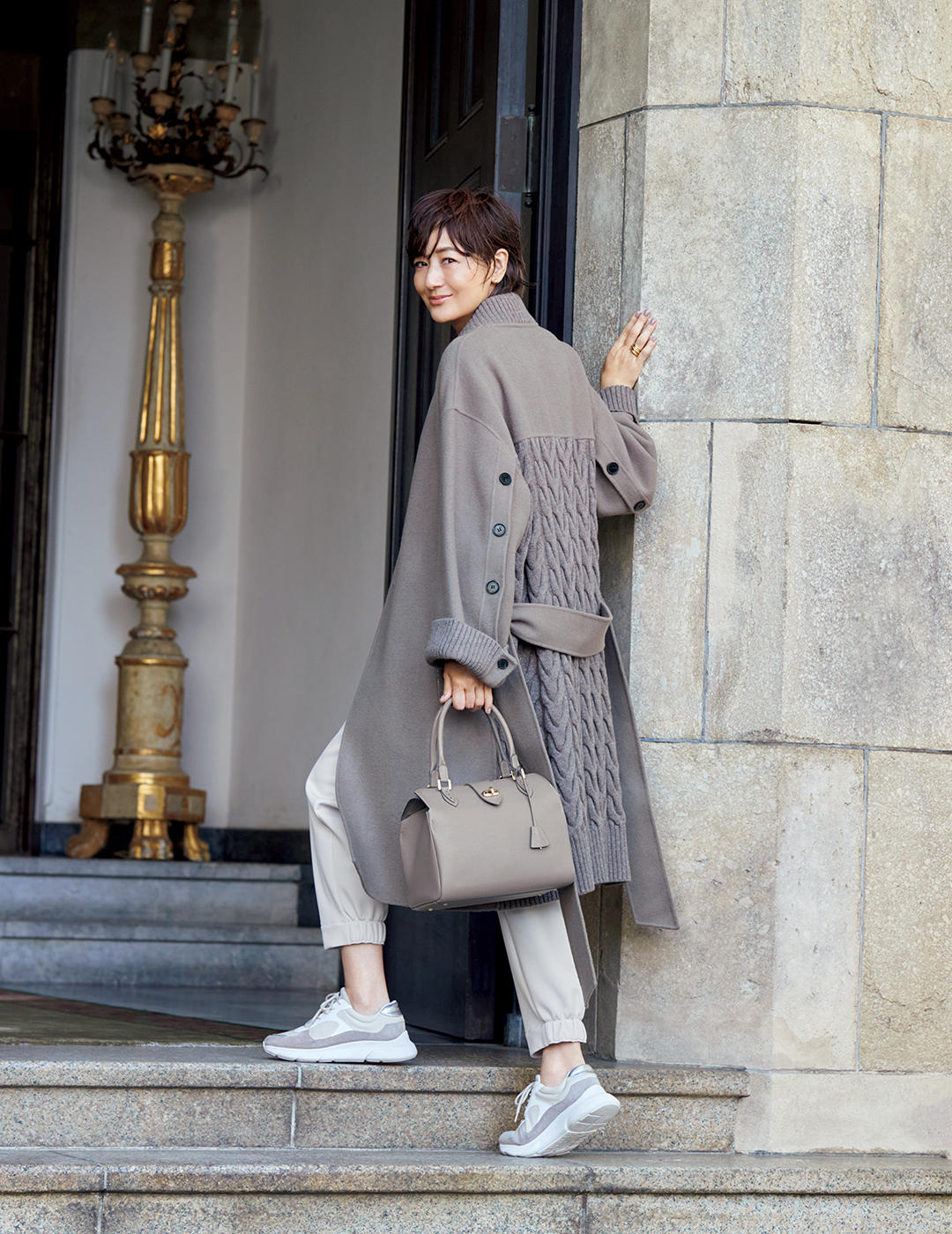 アウターとバッグに香るパリの洗練】「モラビト」深まる季節の