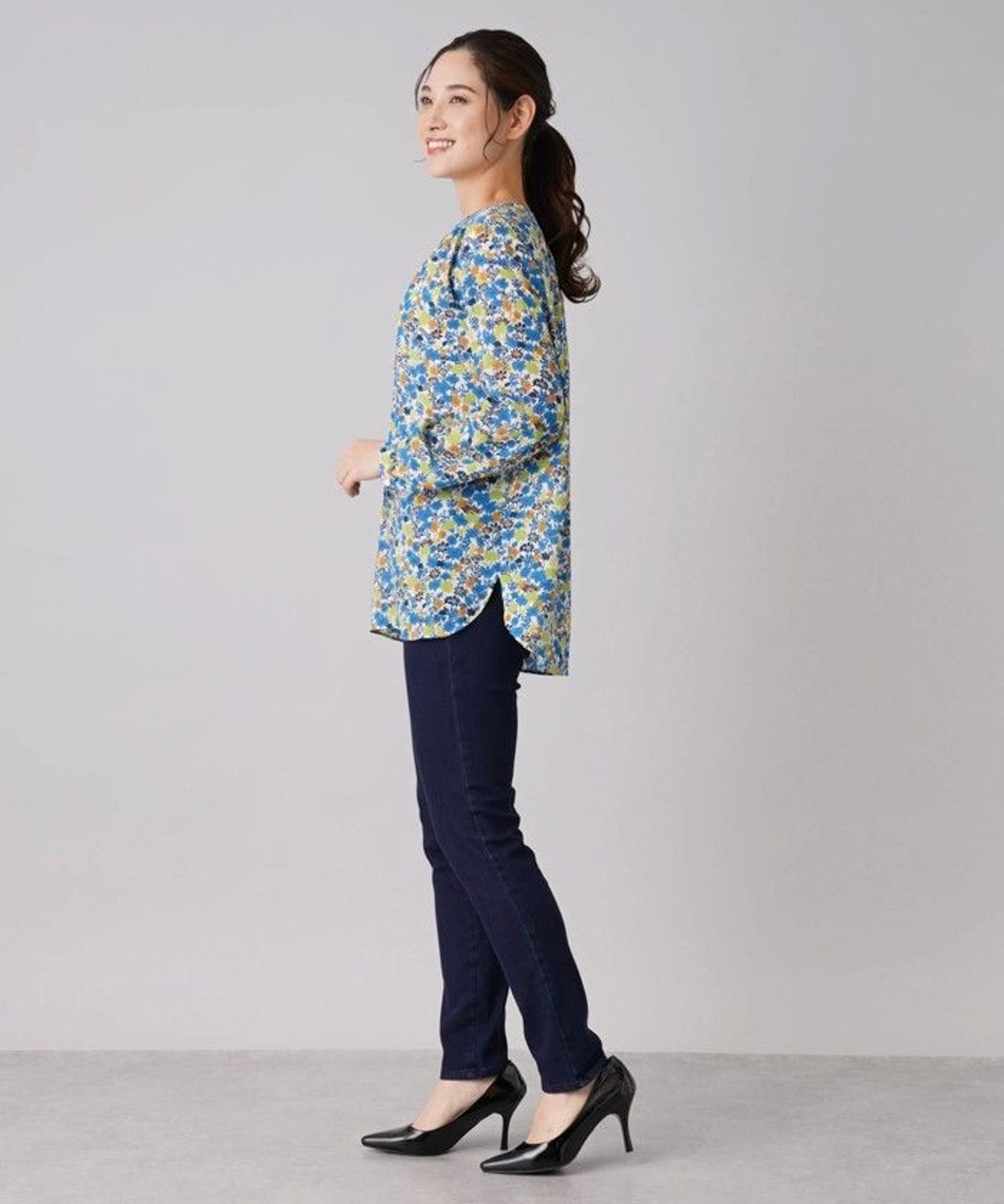 小花柄チュニックブラウス|レリアン | レリアン公式オンラインストア