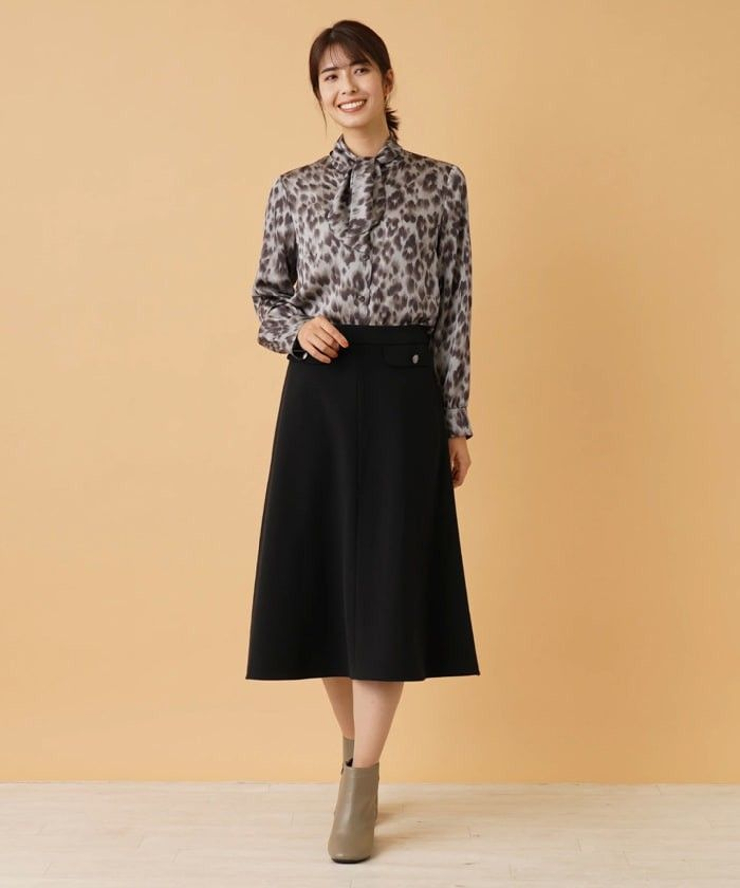 レオパード柄ボウタイブラウス|レリアン | レリアン公式オンラインストア