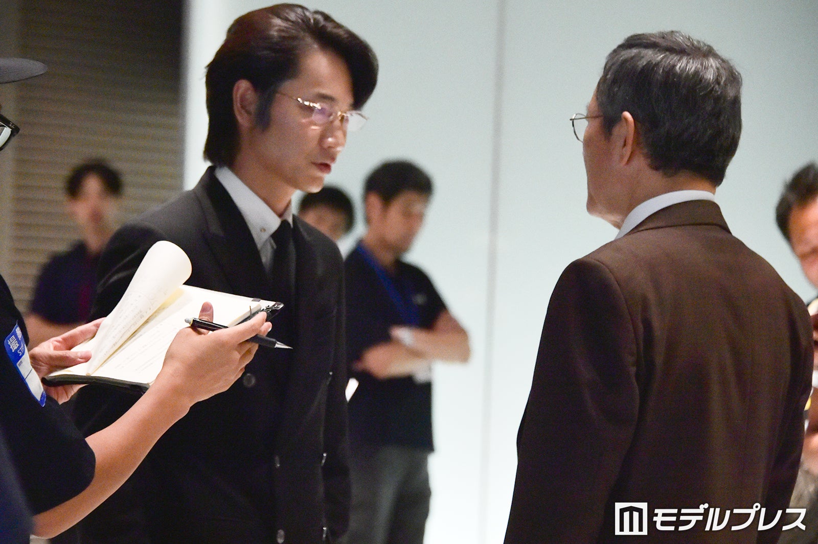 現場レポ】綾野剛「ハゲタカ」クランクアップで目を潤ませる 「本番前