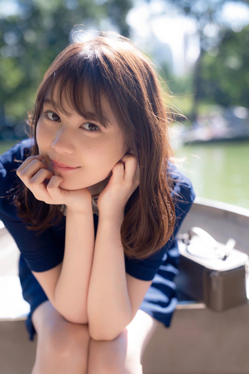 乃木坂46生田絵梨花写真集、27.5万部で”歴代最高売上”を達成 白石麻衣