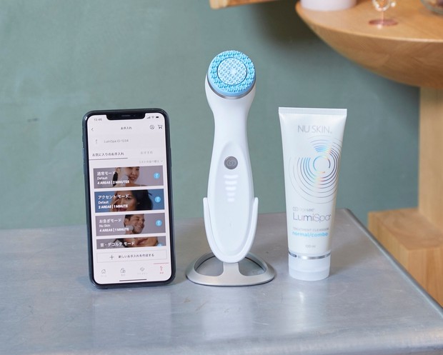 ニュースキンから初のIoT対応美顔器登場！ アンバサダーは浅田 舞さん