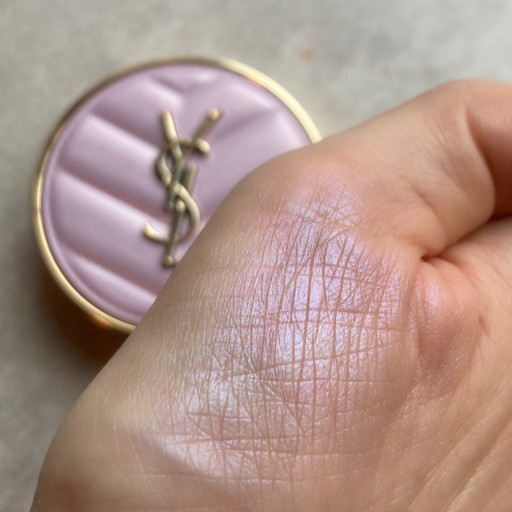 イヴ・サンローランの限定チーク！透明感あふれる「69 ラベンダー