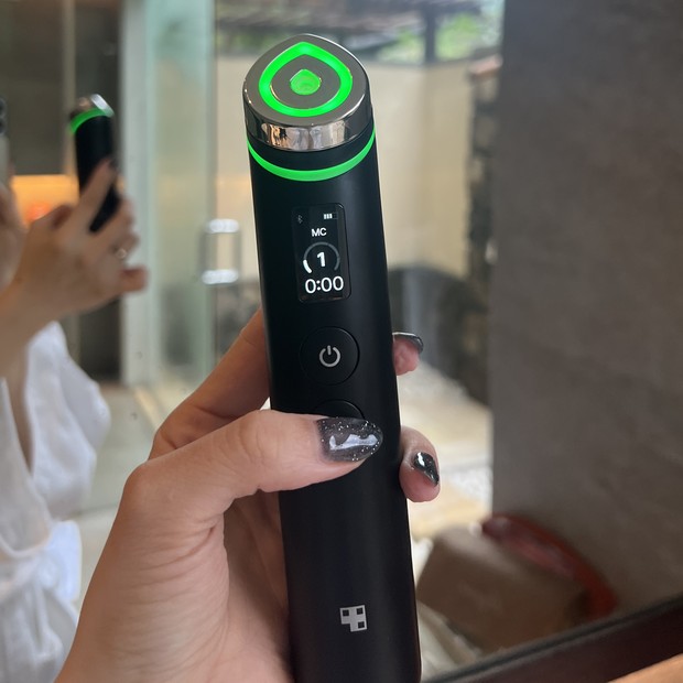 Qoo10メガ割で韓国美顔器！メディキューブ「AGE-R ブースタープロ」の