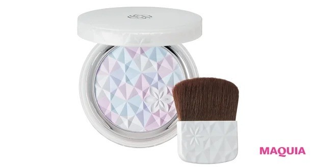 フェイスパウダー部門第1位受賞！ 「コスメデコルテ AQ オーラ